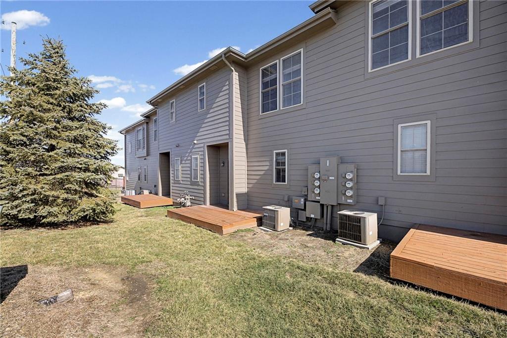 5245 Overland Drive Unit: B25