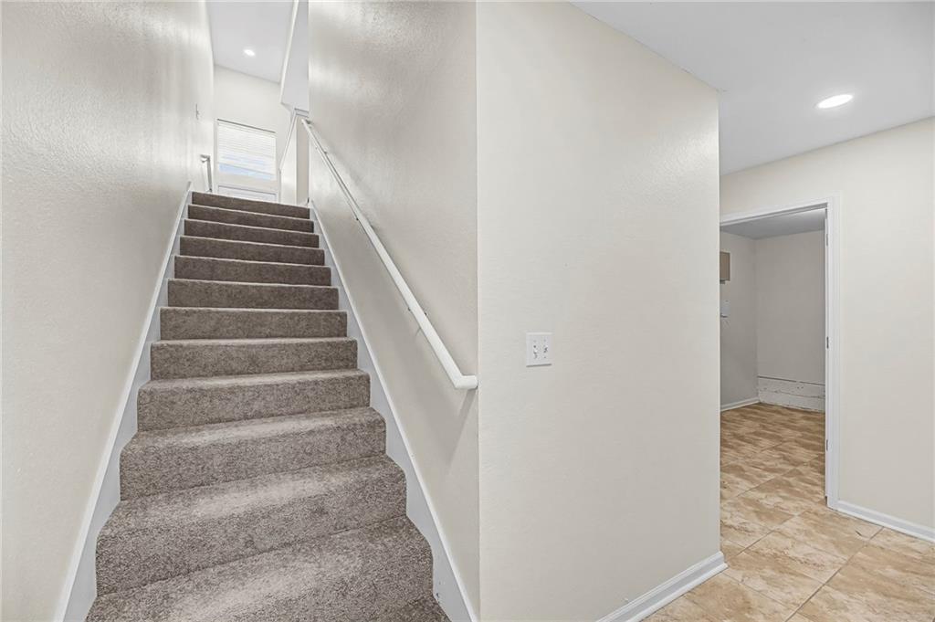 5245 Overland Drive Unit: B25