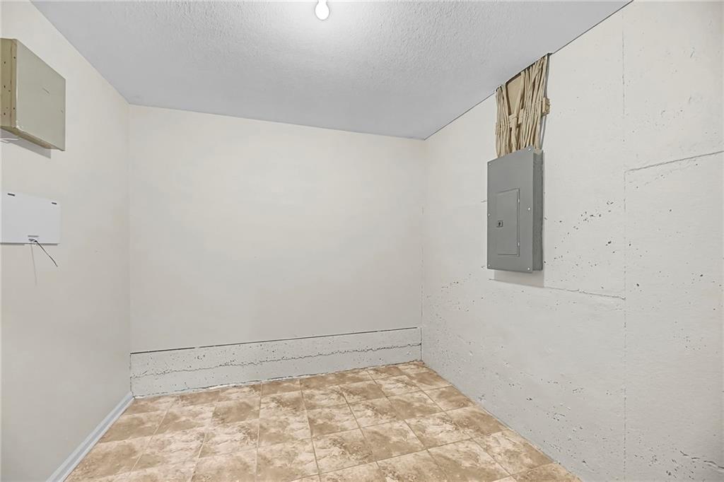 5245 Overland Drive Unit: B25