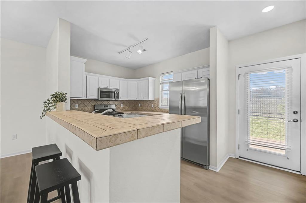 5245 Overland Drive Unit: B25