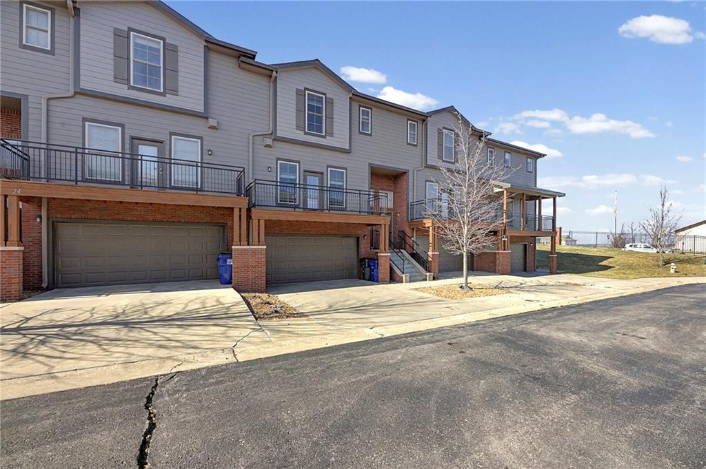 5245 Overland Drive Unit: B25