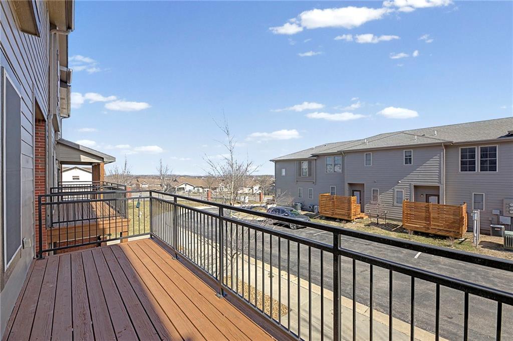 5245 Overland Drive Unit: B25