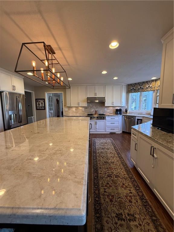 12305 Catalina Street