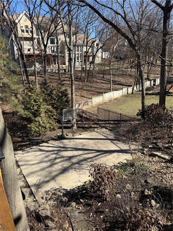 12305 Catalina Street