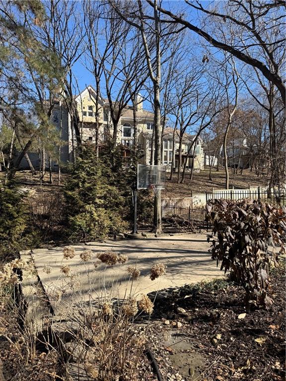 12305 Catalina Street