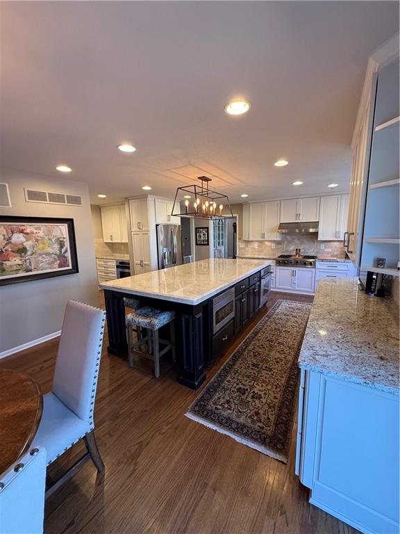 12305 Catalina Street