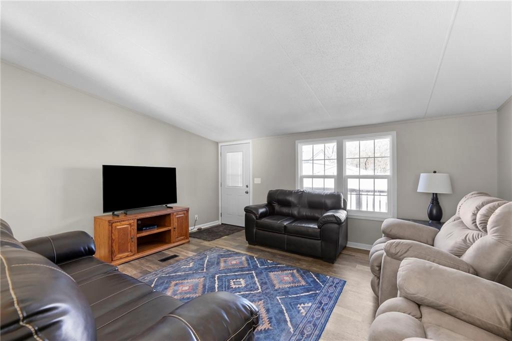 89 Lakeview Lane