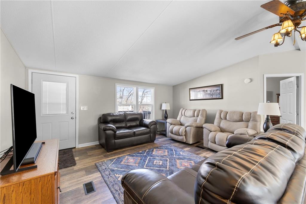 89 Lakeview Lane