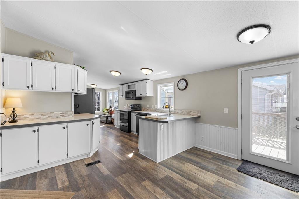 89 Lakeview Lane