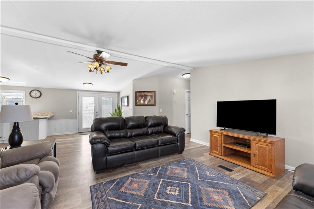 89 Lakeview Lane