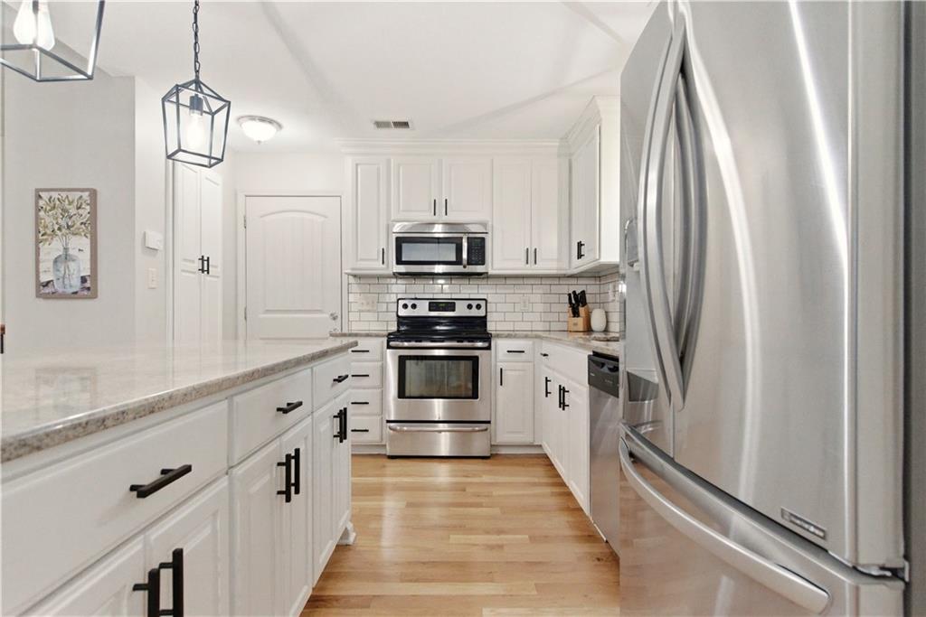 20700 W 72nd Terrace