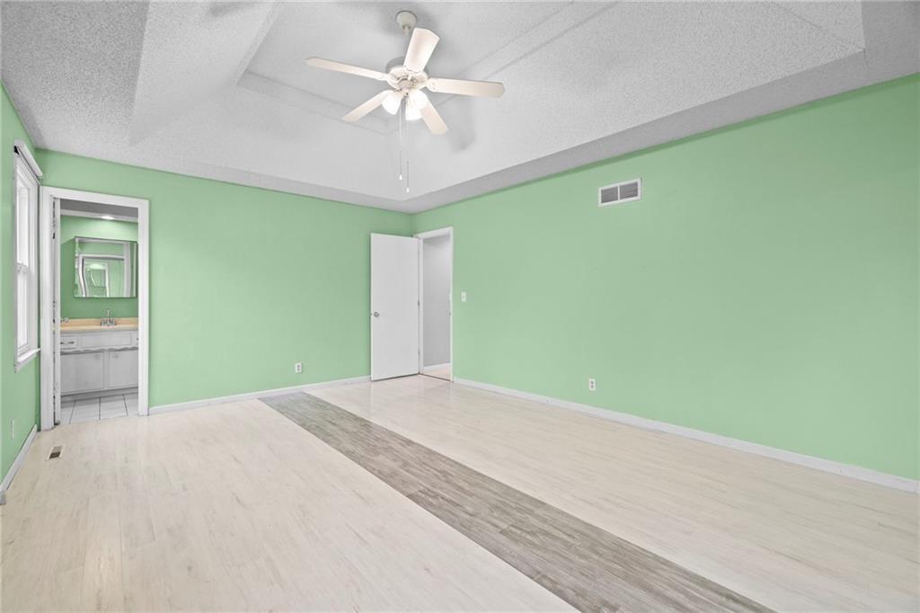 1818 E 152ND Terrace