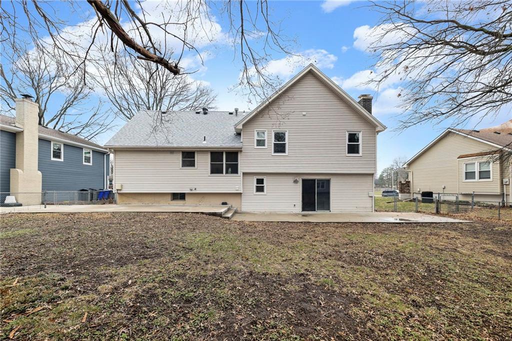 1818 E 152ND Terrace