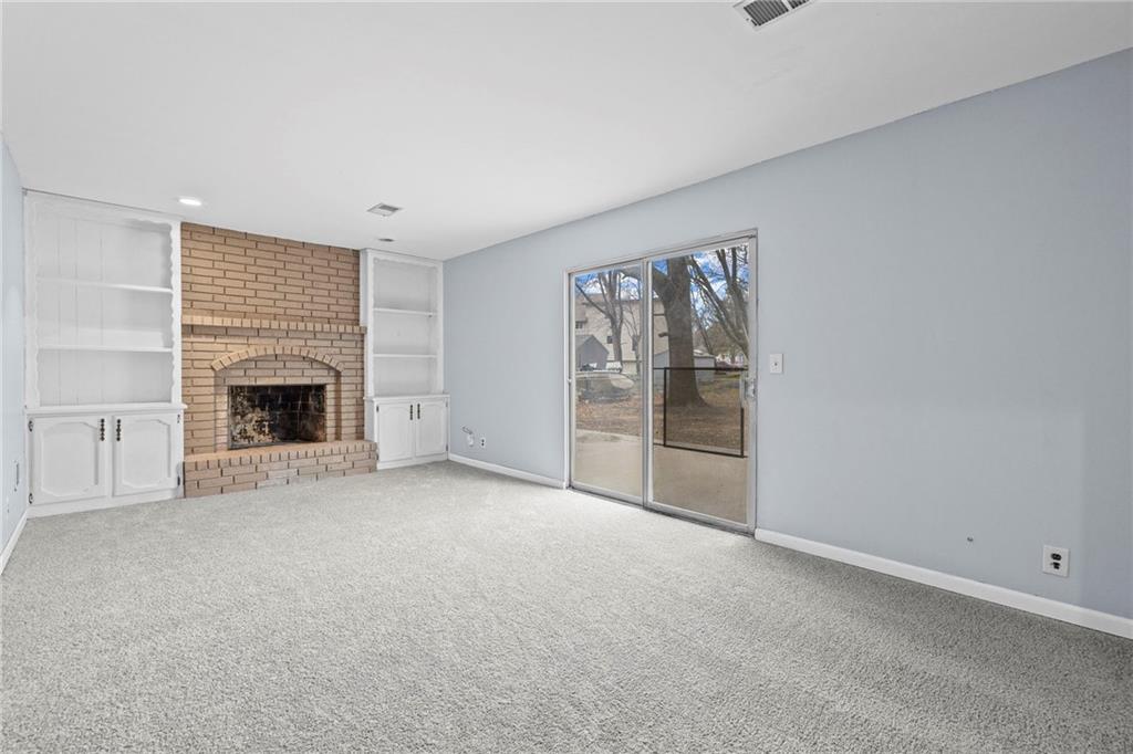 1818 E 152ND Terrace