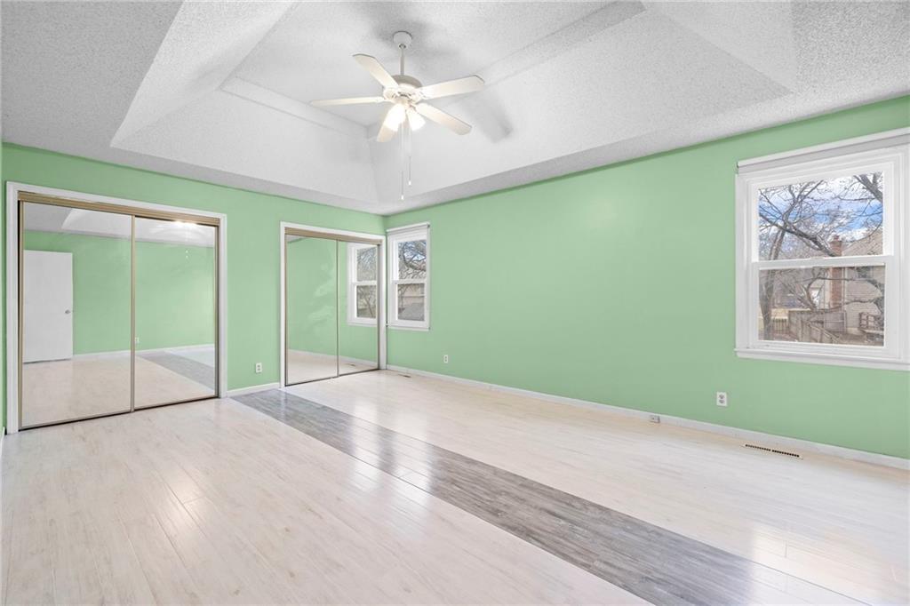 1818 E 152ND Terrace