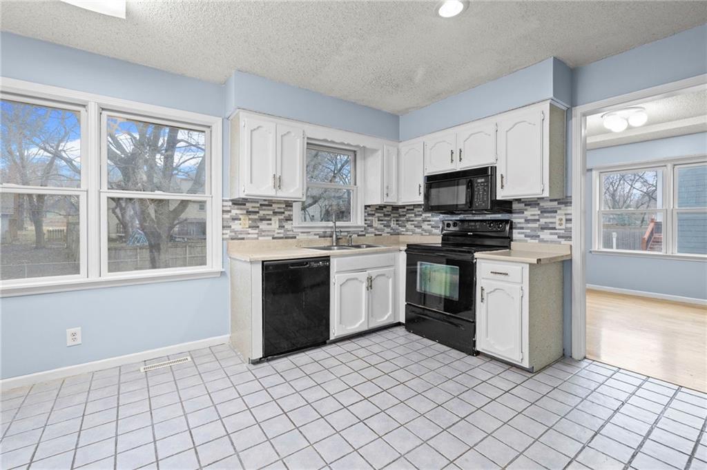 1818 E 152ND Terrace