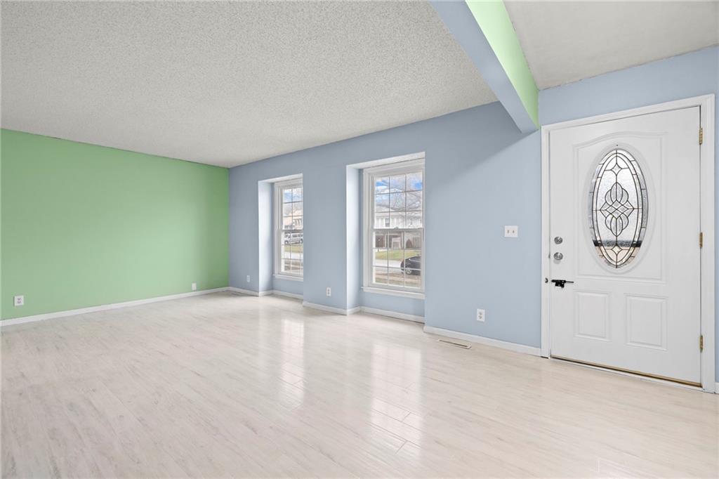 1818 E 152ND Terrace