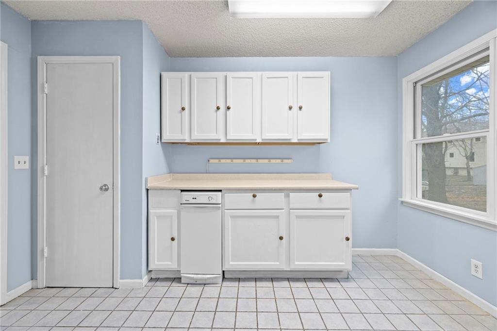 1818 E 152ND Terrace