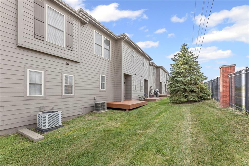 5245 Overland Drive Unit: C9