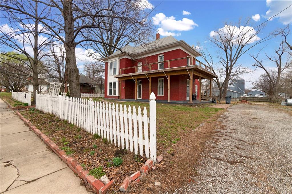 608 W Maple Street