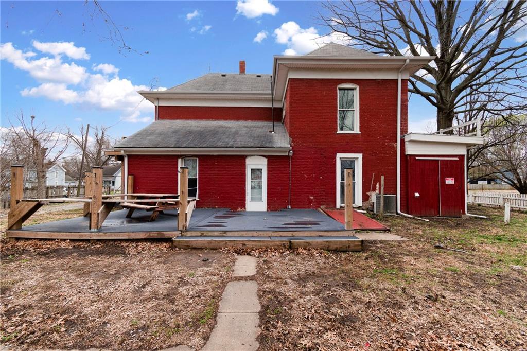 608 W Maple Street