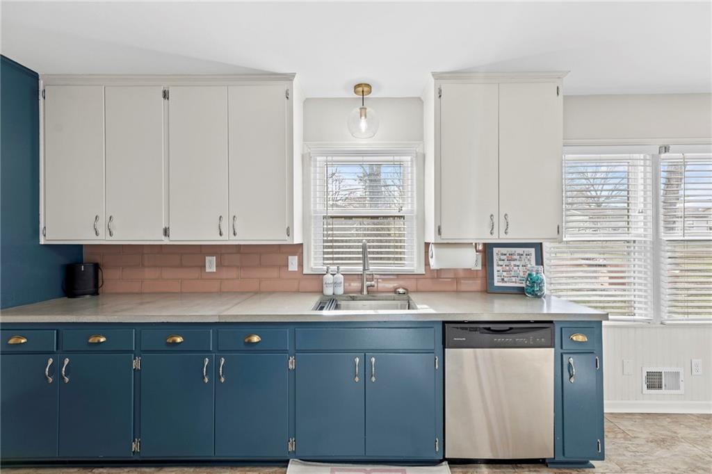 7301 Robinson Street