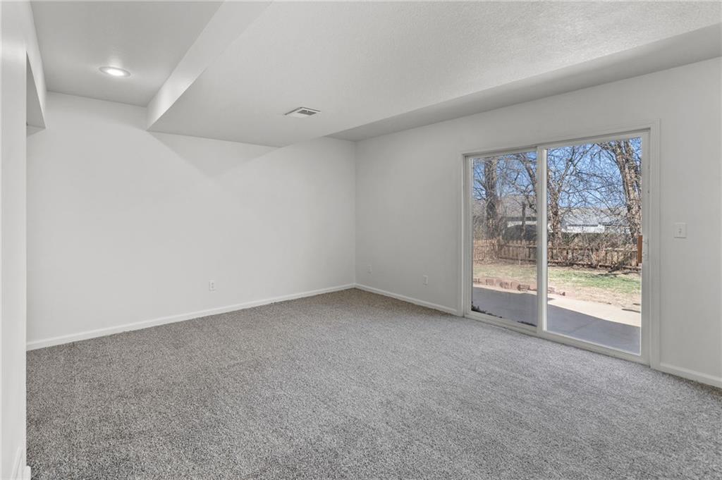 901 PINE CREST Avenue