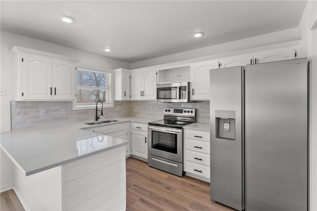 901 PINE CREST Avenue