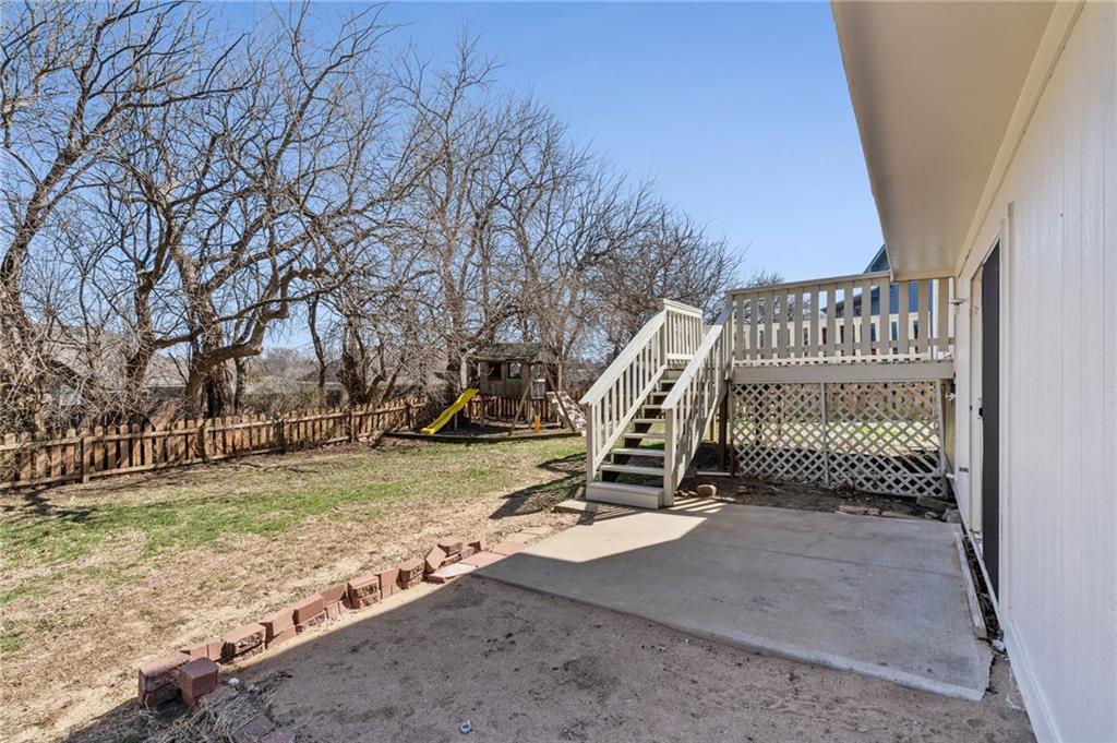 901 PINE CREST Avenue