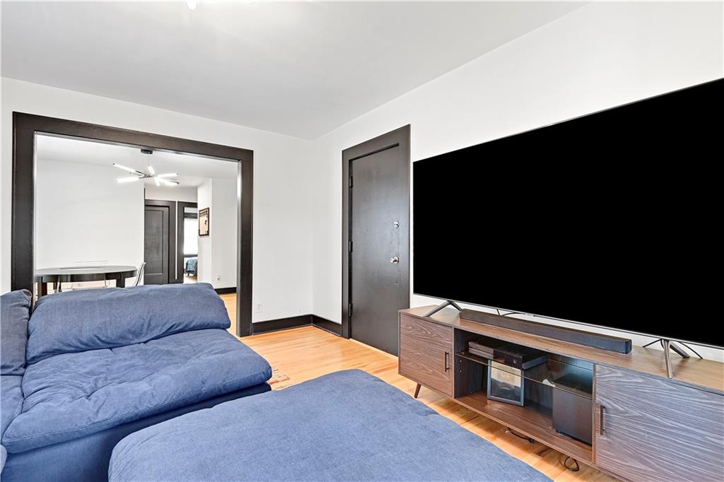 4311 Mercier Street Unit: 1N