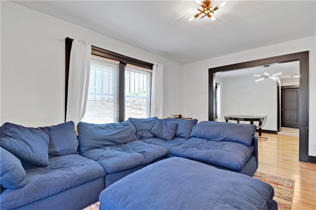 4311 Mercier Street Unit: 1N