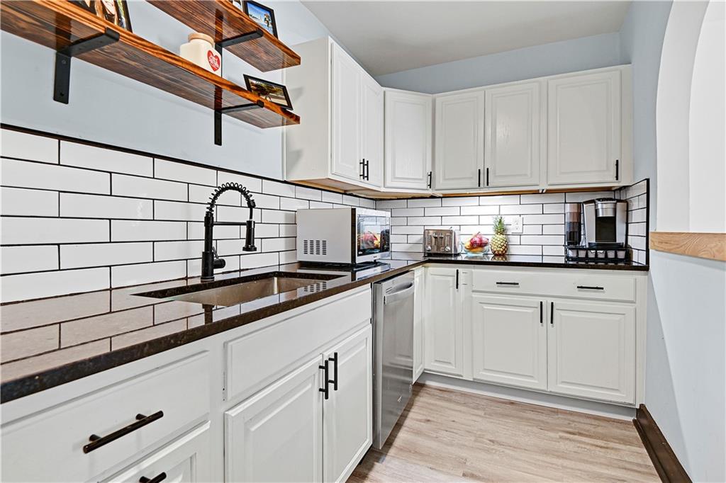 4311 Mercier Street Unit: 1N