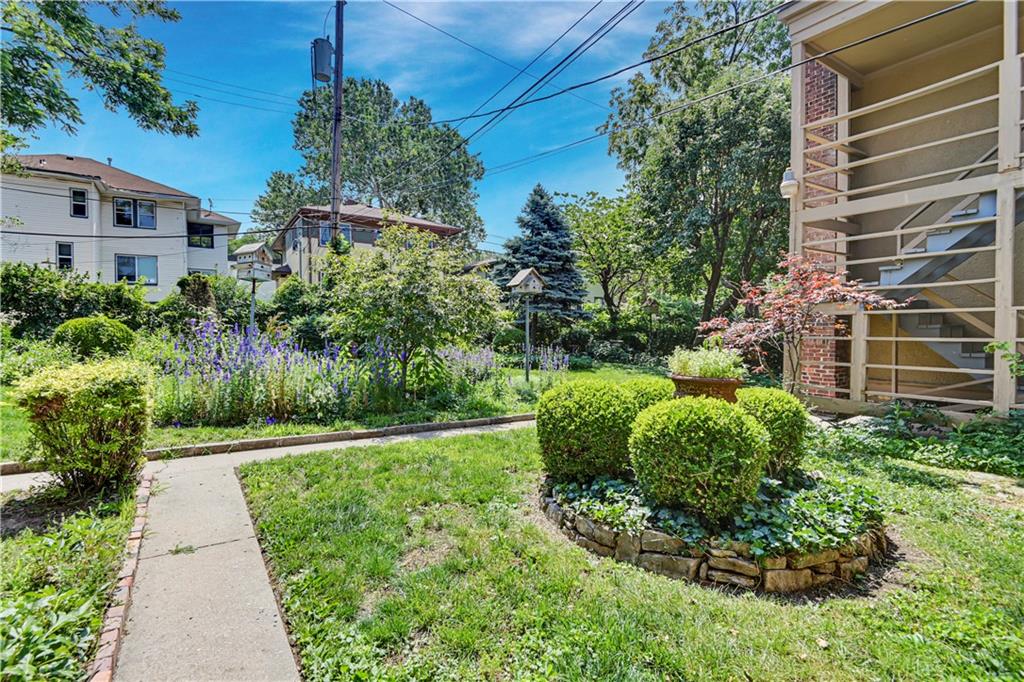 4311 Mercier Street Unit: 1N