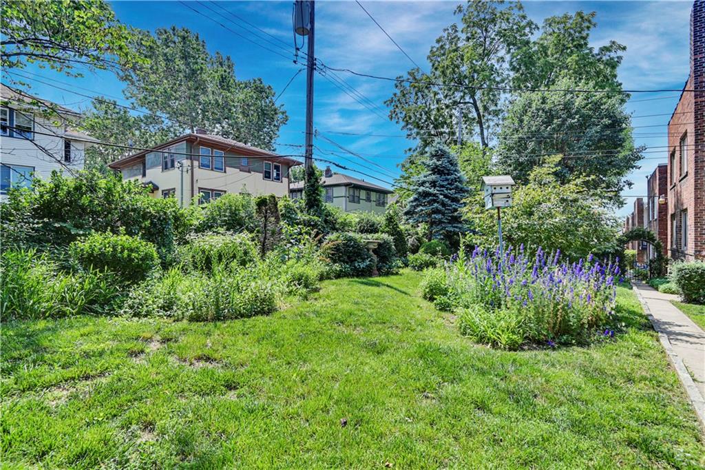 4311 Mercier Street Unit: 1N