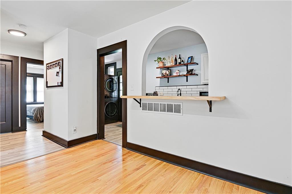 4311 Mercier Street Unit: 1N