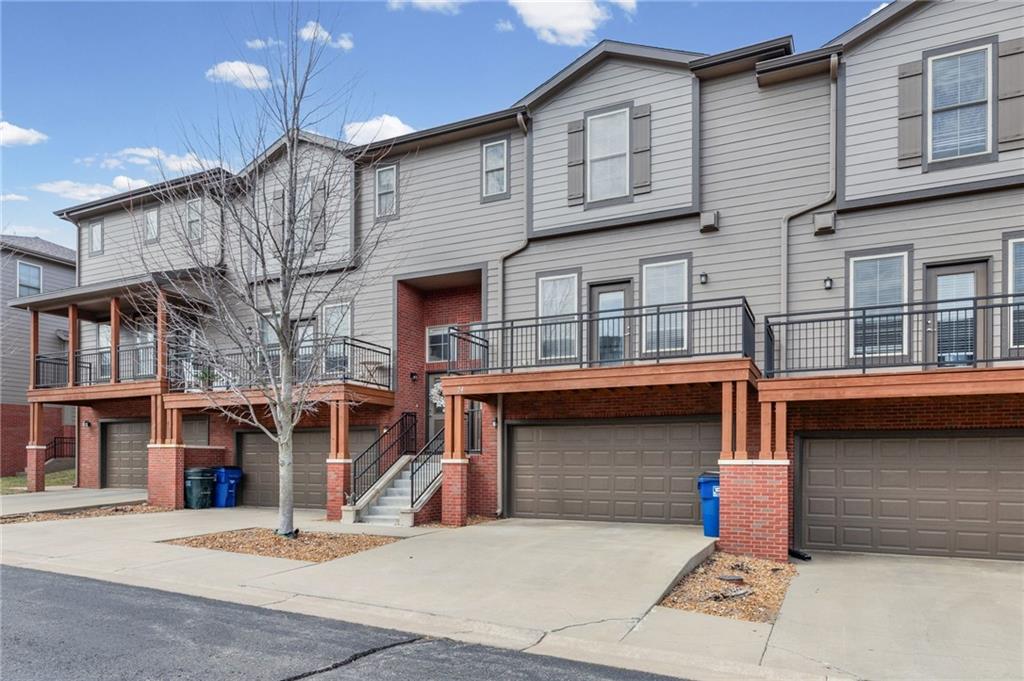 5245 Overland Drive Unit: B24