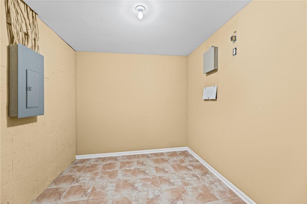 5245 Overland Drive Unit: B24