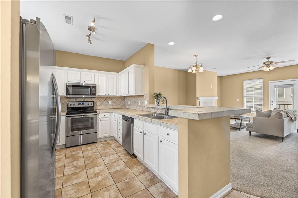 5245 Overland Drive Unit: B24