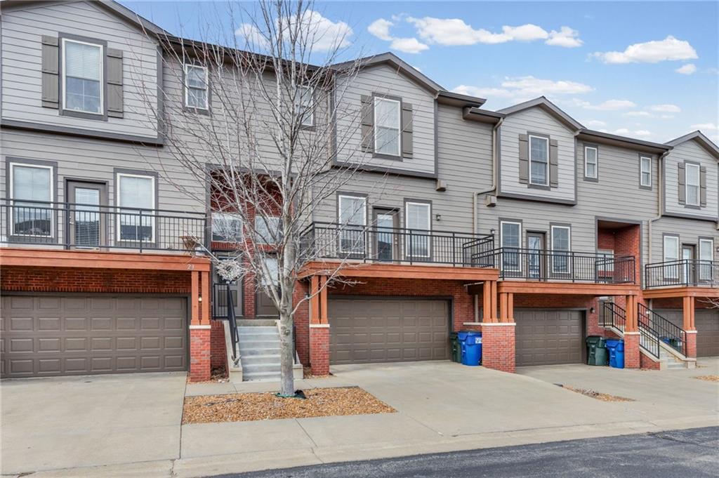5245 Overland Drive Unit: B24