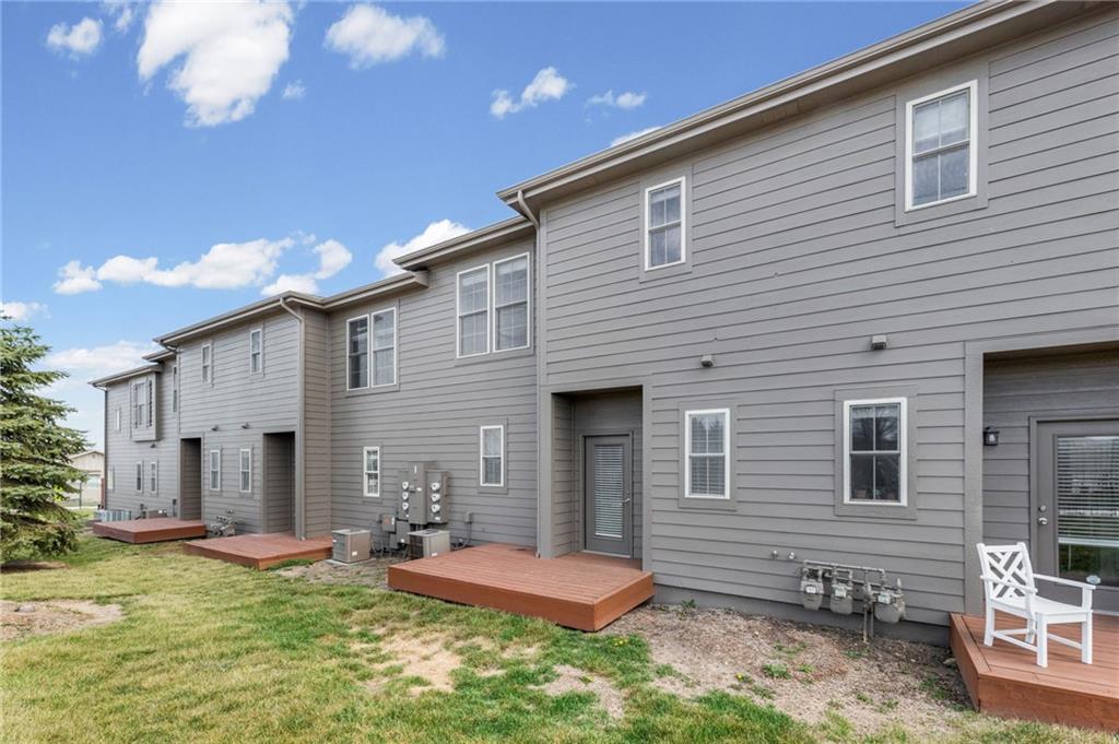 5245 Overland Drive Unit: B24