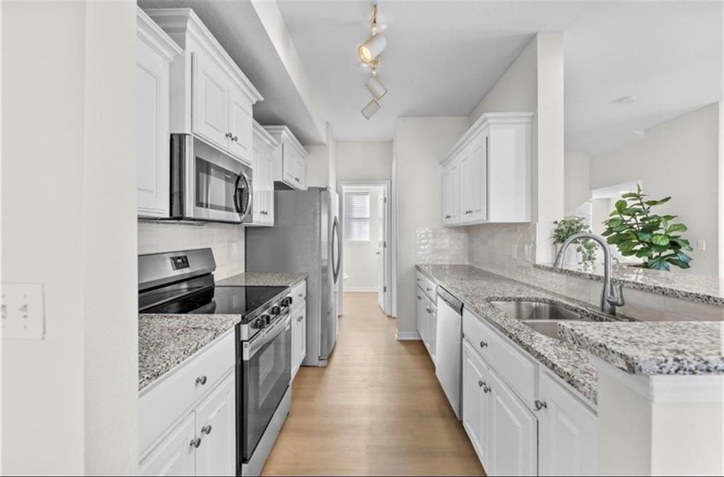 5245 Overland Drive Unit: B27