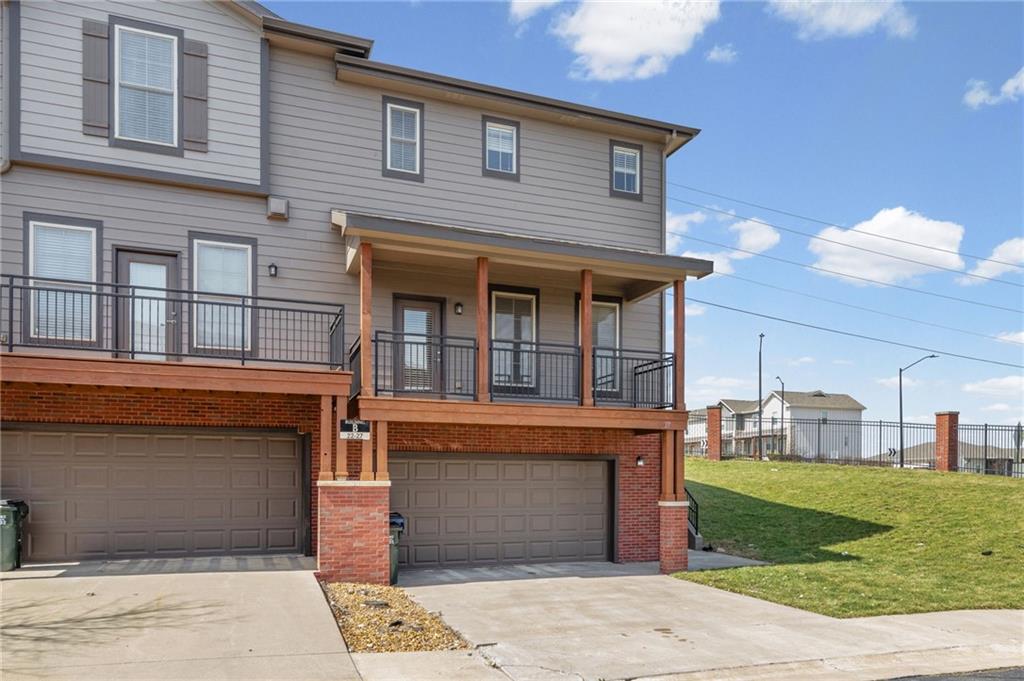 5245 Overland Drive Unit: B27
