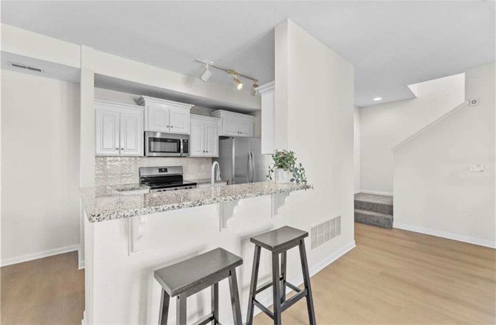5245 Overland Drive Unit: B27