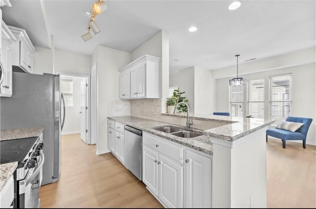 5245 Overland Drive Unit: B27