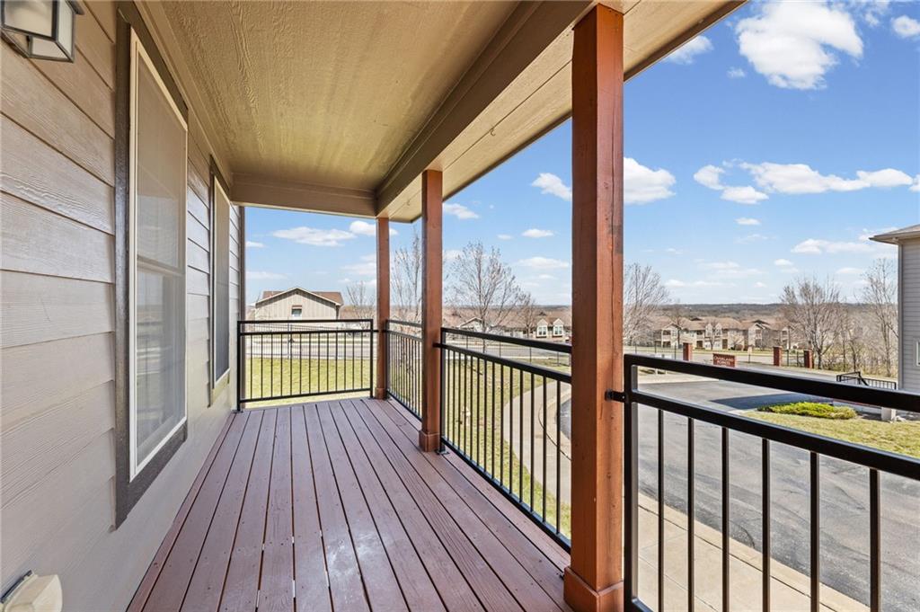 5245 Overland Drive Unit: B27