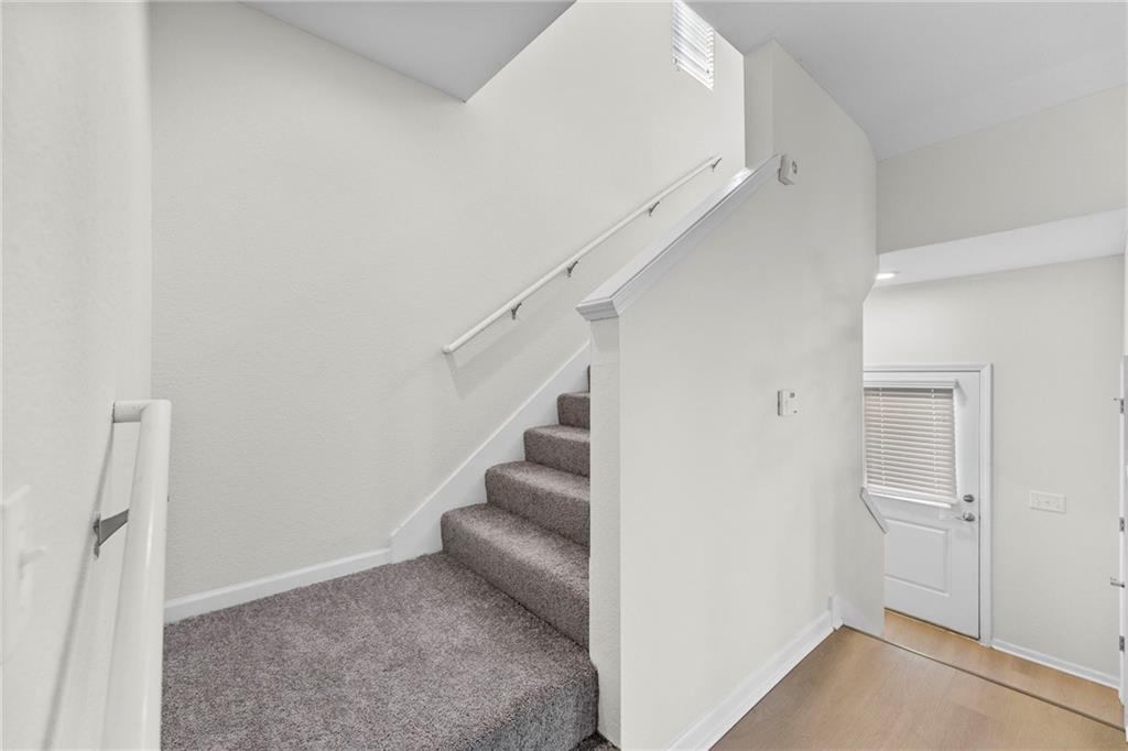 5245 Overland Drive Unit: B27