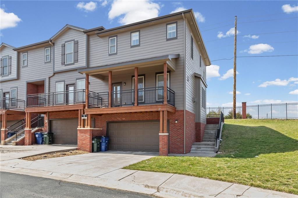 5245 Overland Drive Unit: B27