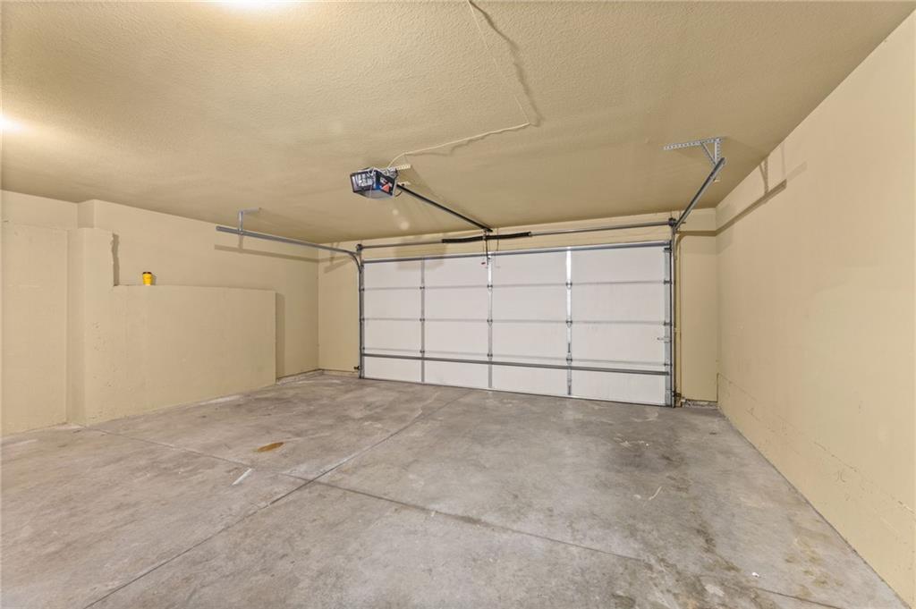 5245 Overland Drive Unit: B27