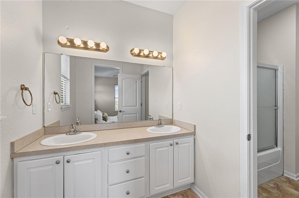 5245 Overland Drive Unit: B27