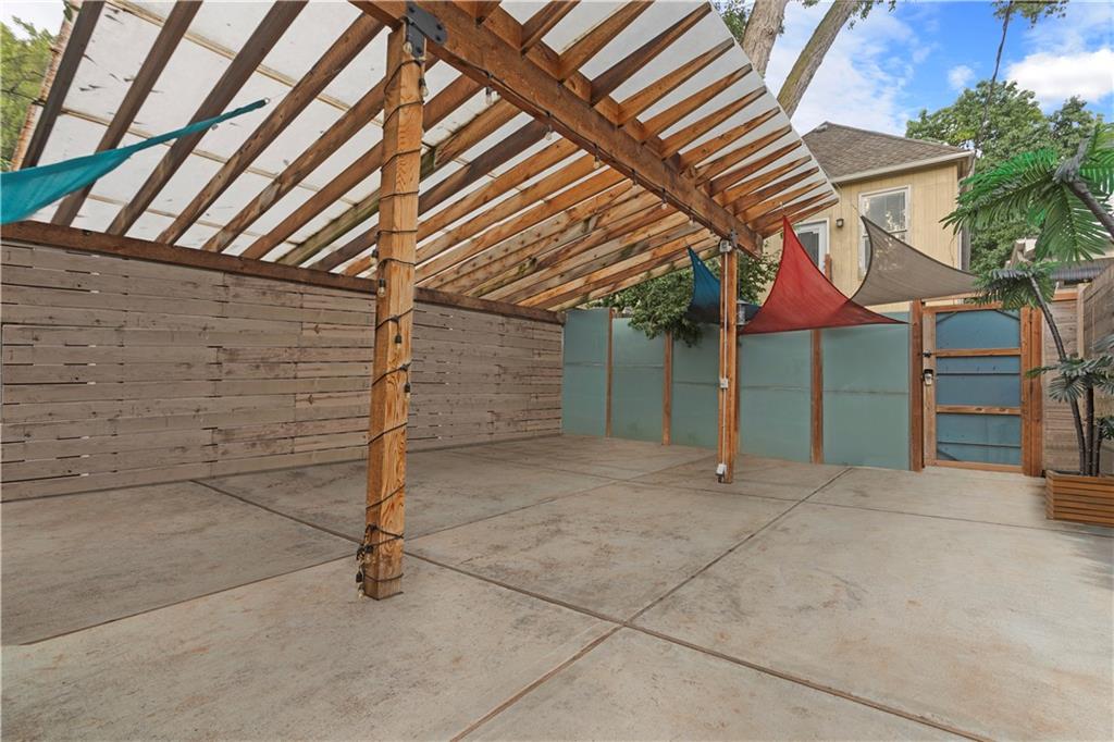 2322 Holly Street